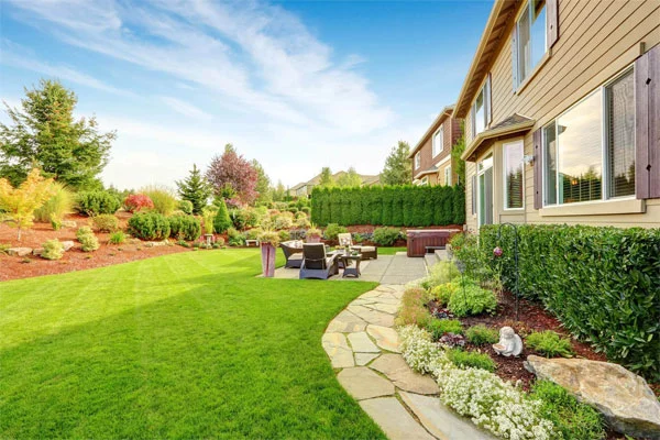 Home in Tyler, TX with professional lawn care services.